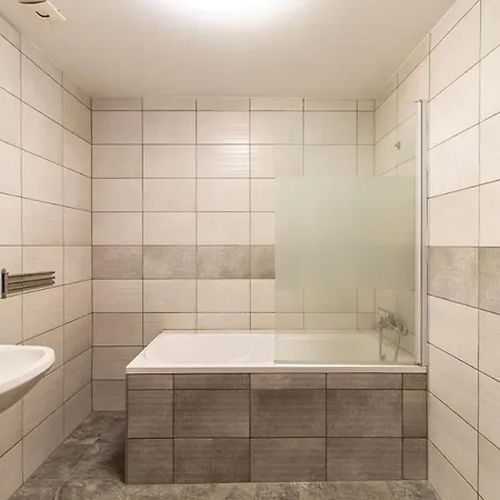 Deli Terasz B Free Parking, Self-check-in Anytime Apartament *