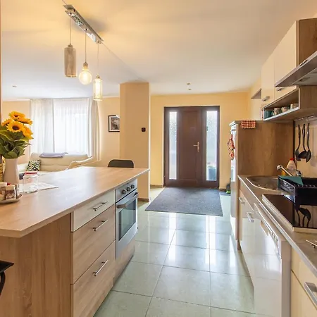 Deli Terasz B Free Parking, Self-check-in Anytime Apartament *
