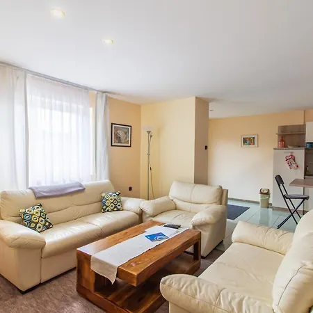 Deli Terasz B Free Parking, Self-check-in Anytime Apartament
