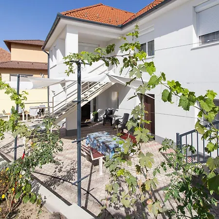 Appartement Déli Terasz B Free Parking, Self-check-in Anytime *