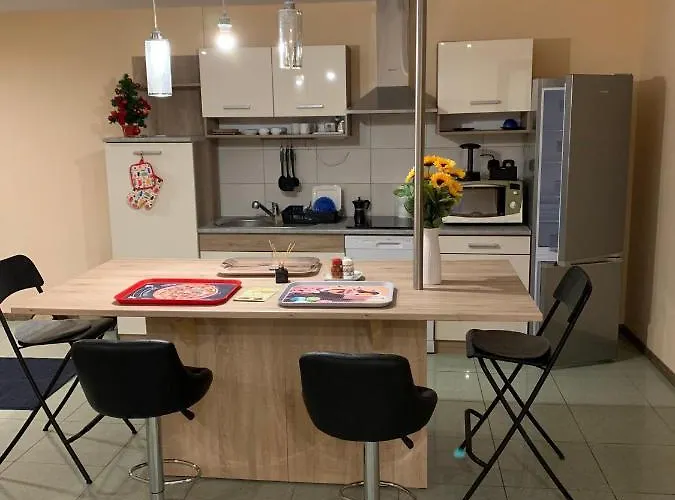 Déli Terasz B Free Parking, Self-check-in Anytime Győr