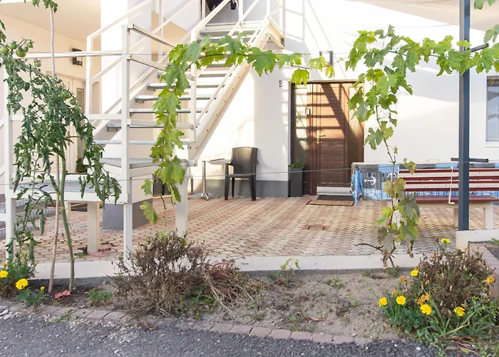 Déli Terasz B Free Parking, Self-check-in Anytime *