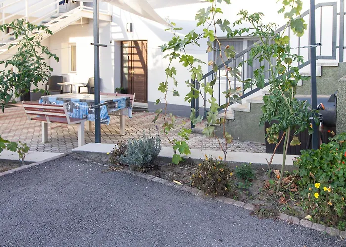 Deli Terasz B Free Parking, Self-check-in Anytime דירה גיור